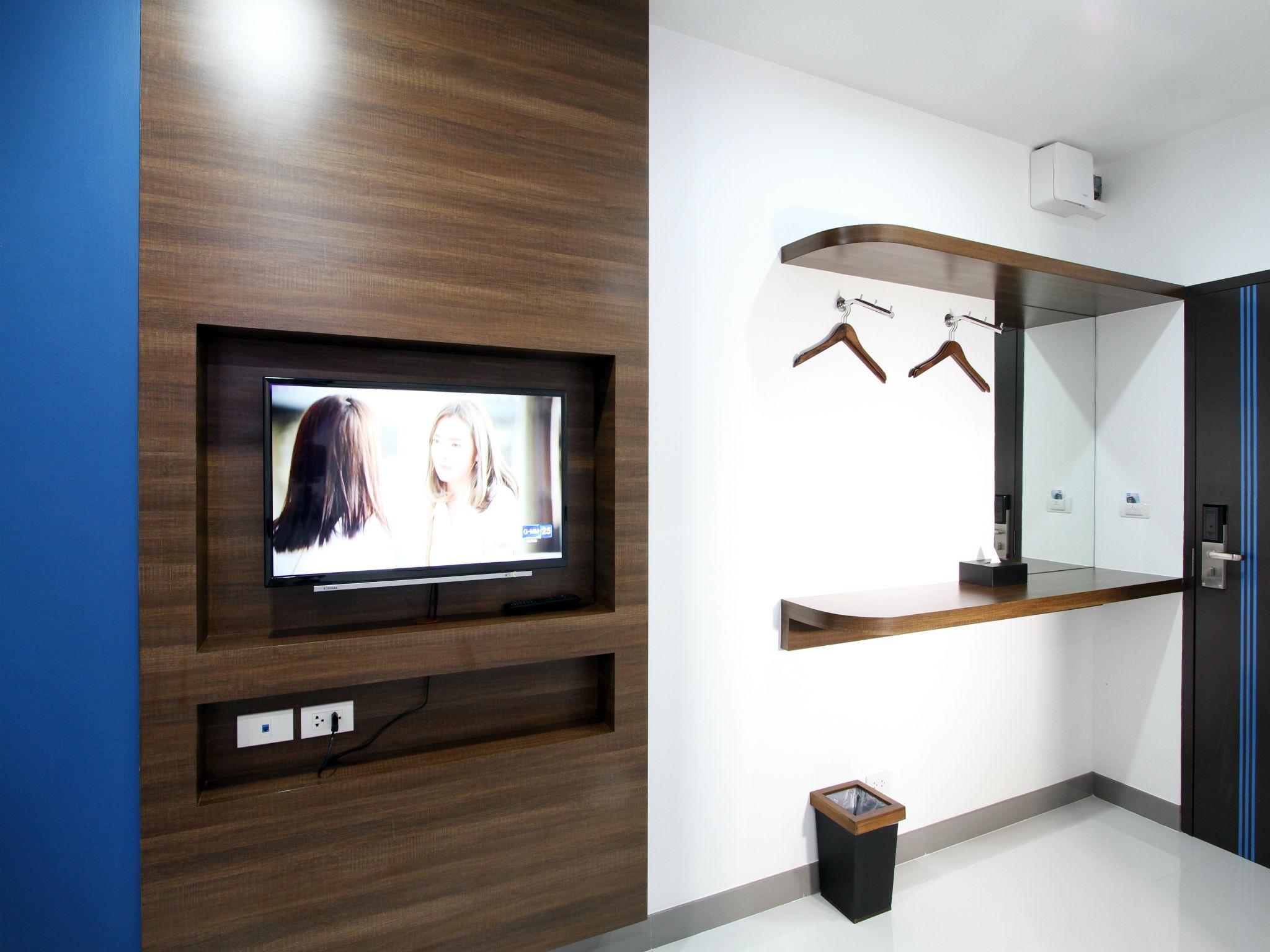 Anna-Nava Pakkret Hotel Nonthaburi Bagian luar foto