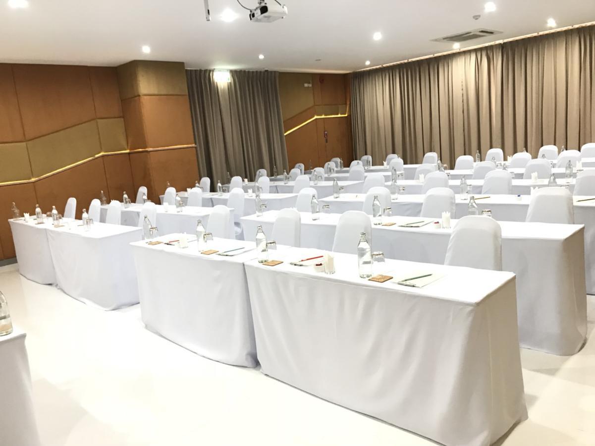 Anna-Nava Pakkret Hotel Nonthaburi Bagian luar foto
